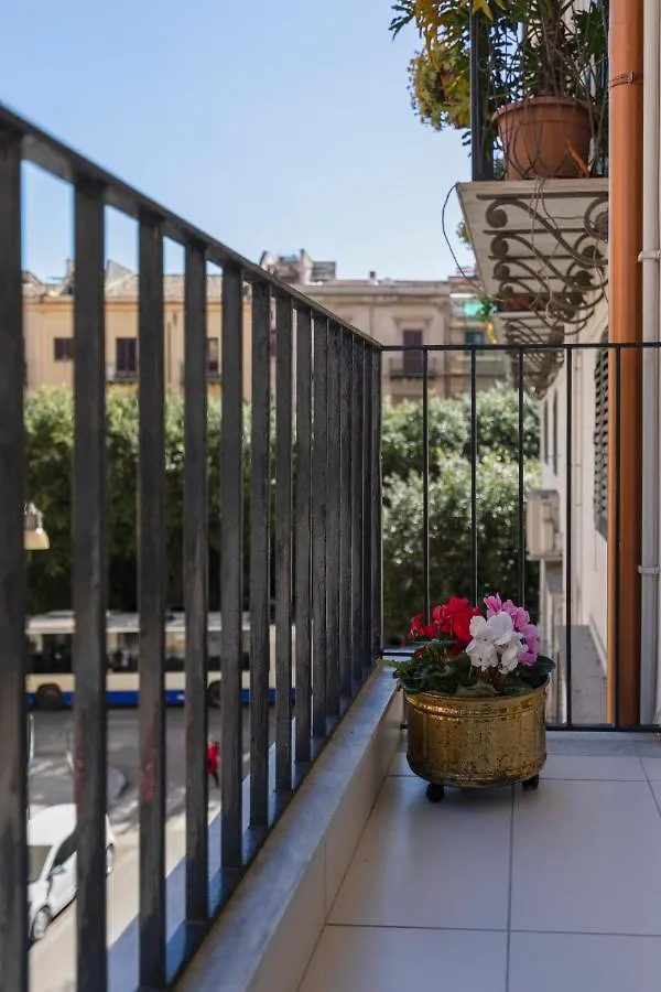 パレルモ Ai Bastioni Del Massimo Bed & Breakfast イタリア